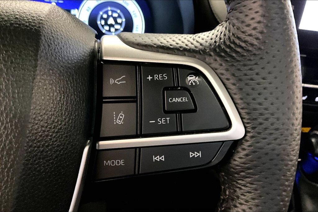 Used 2025 Toyota Sienna Platinum AWD/4WD image 12