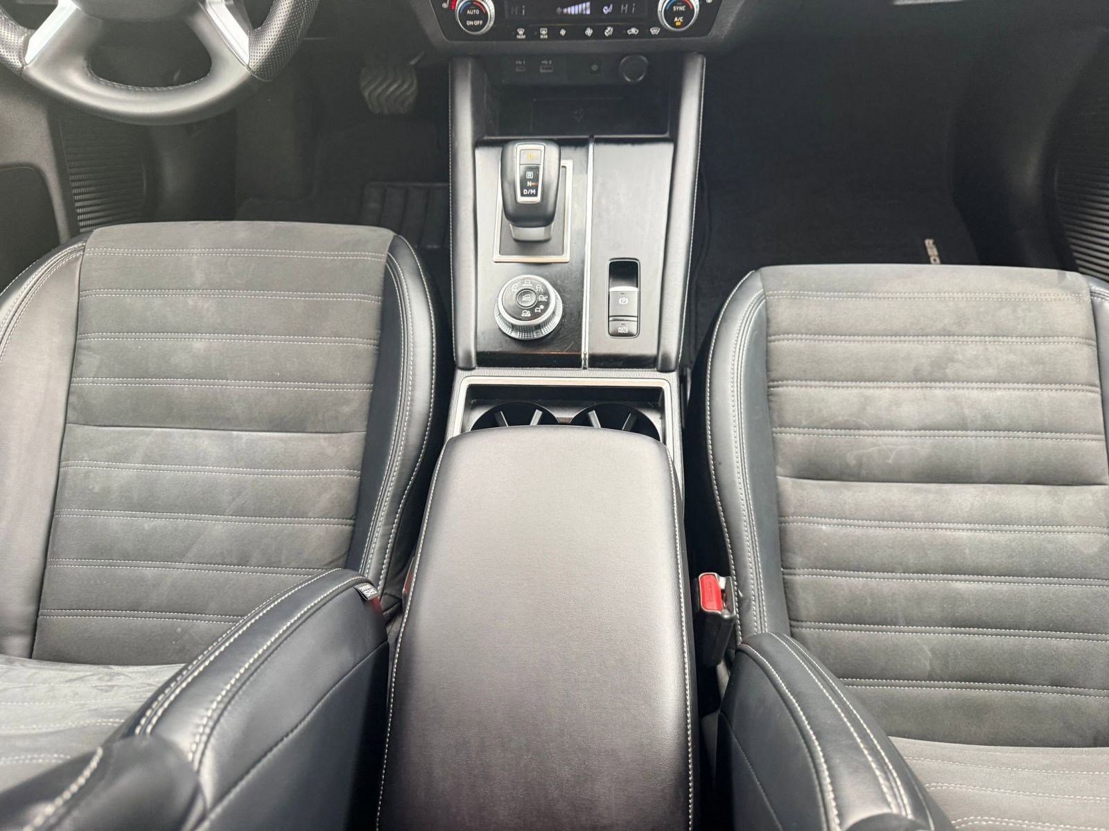 Used 2024 Mitsubishi Outlander SE image 11