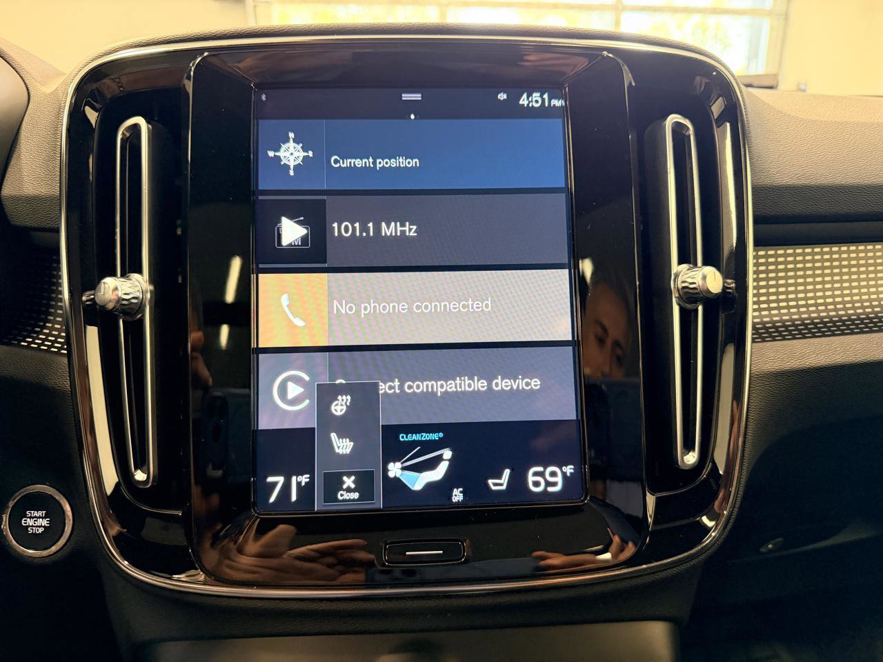 Used 2021 Volvo XC40 T4 R-Design w/ Advanced Package image 41