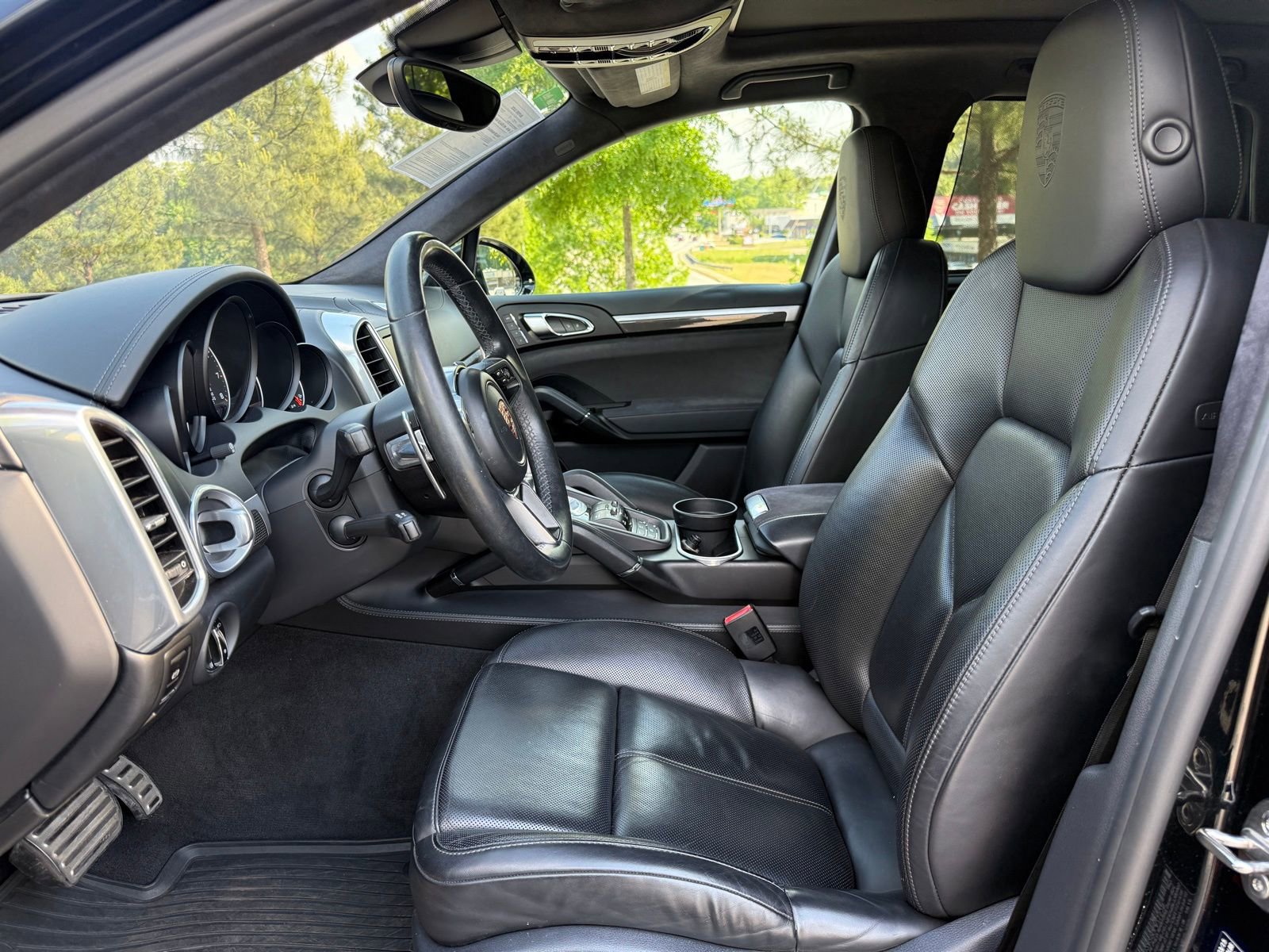 Used 2016 Porsche Cayenne GTS AWD/4WD image 35