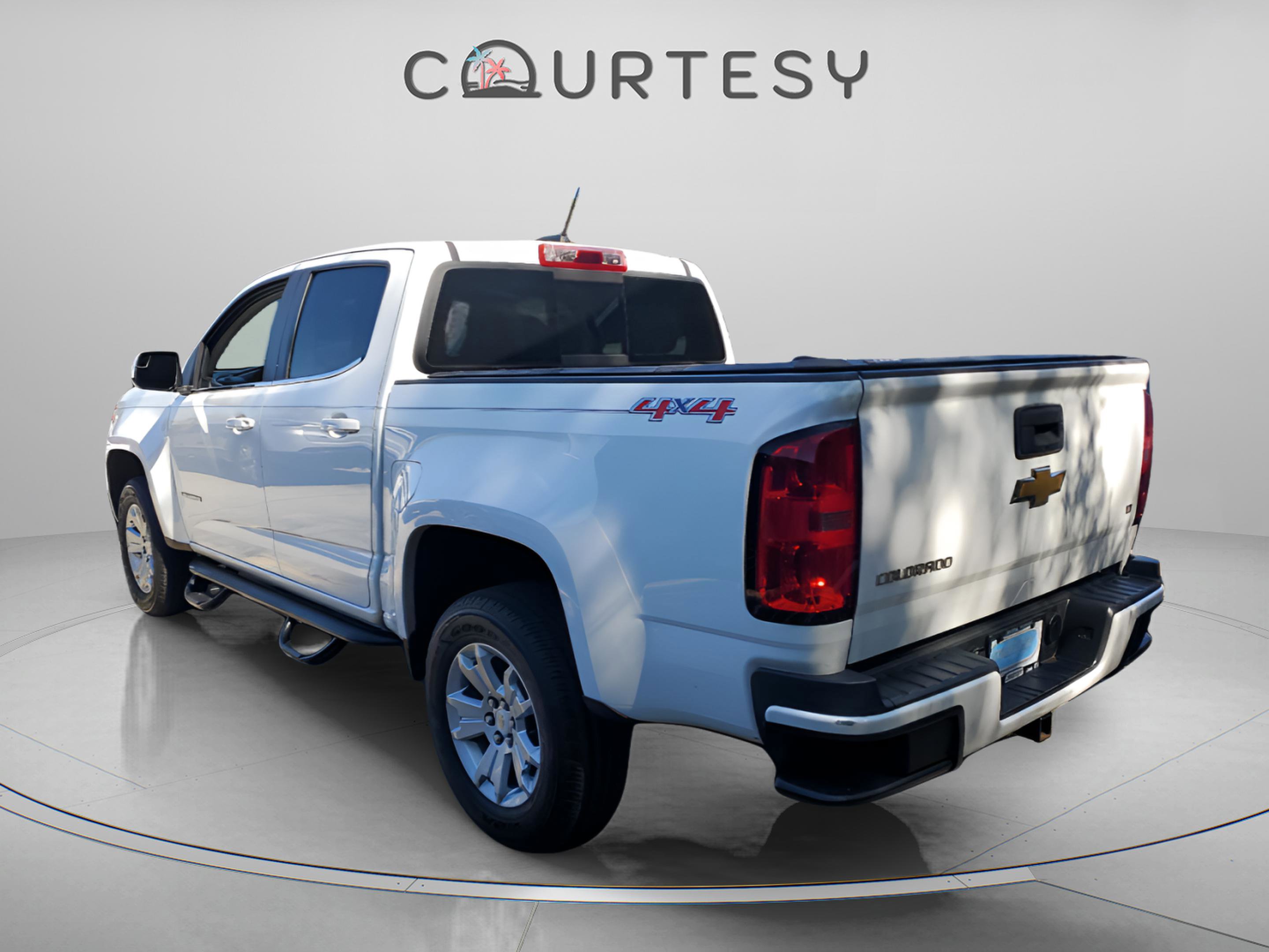 Used 2016 Chevrolet Colorado LT w/ LT Convenience Package image 3