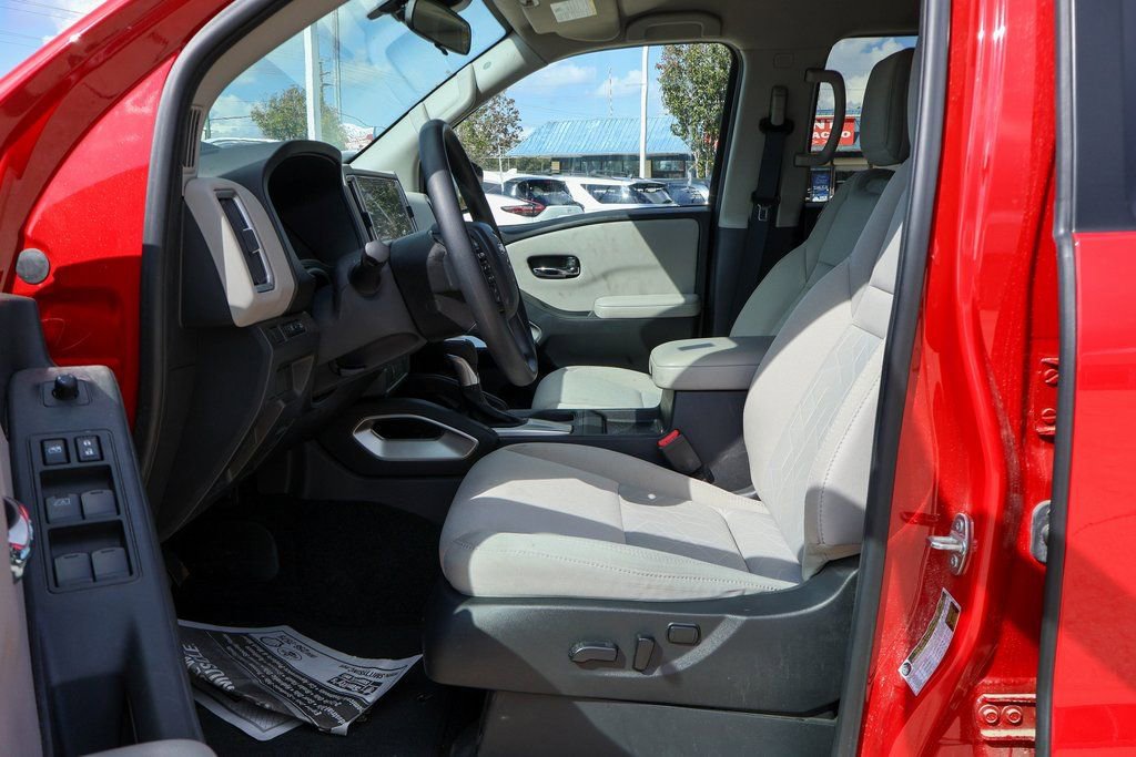 Certified 2025 Nissan Frontier SV image 7