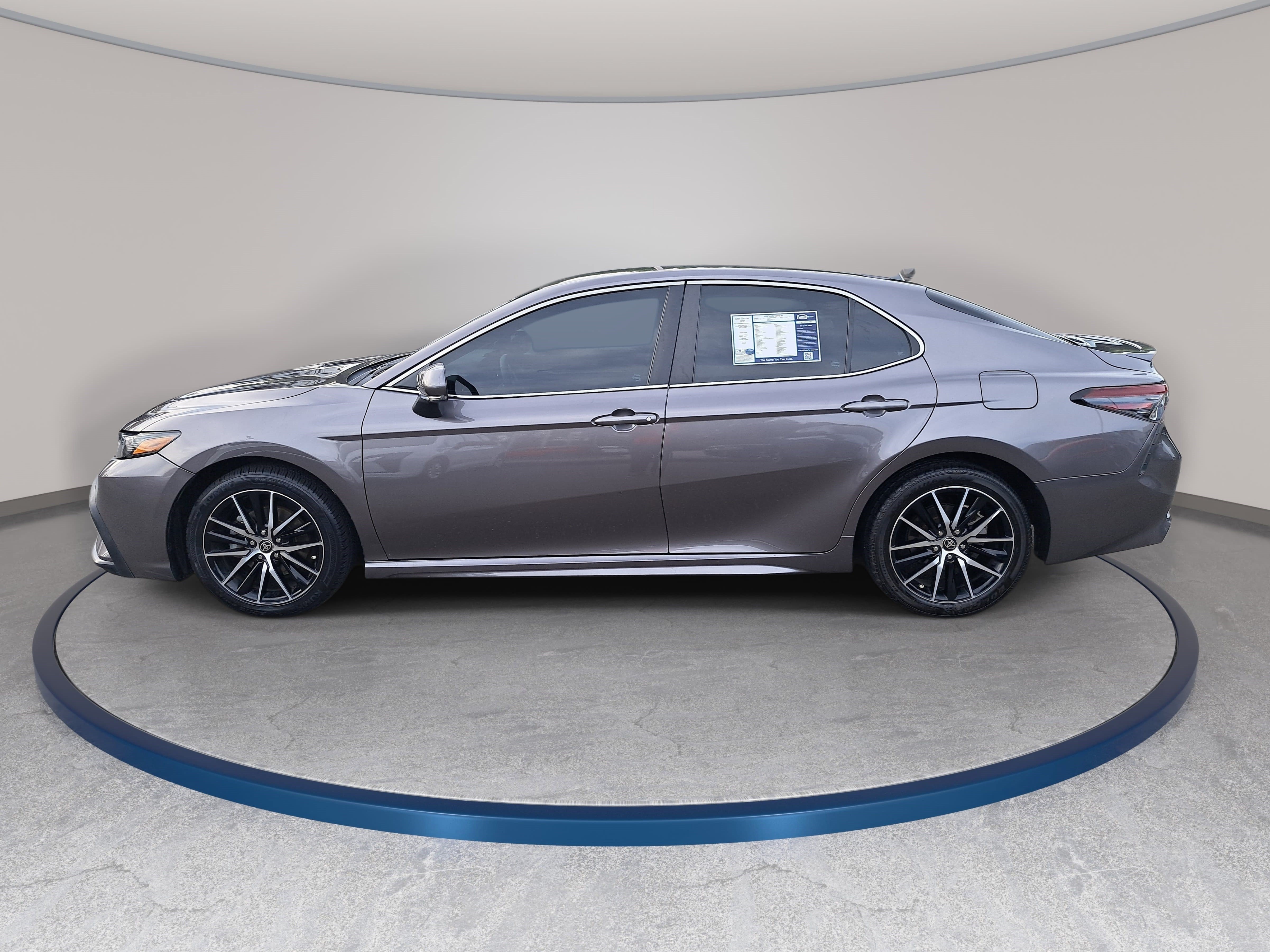 Used 2022 Toyota Camry SE FWD image 8