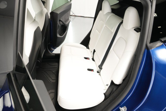 Used 2025 Tesla Model Y Performance AWD/4WD image 36
