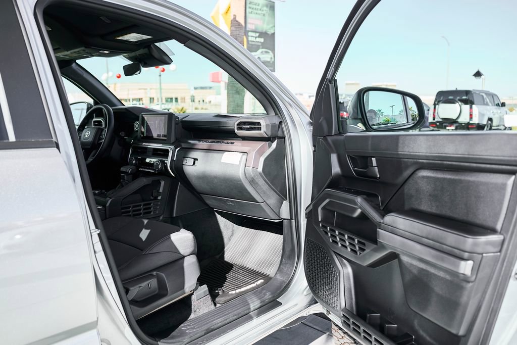 Used 2025 Toyota Tacoma SR5 image 9