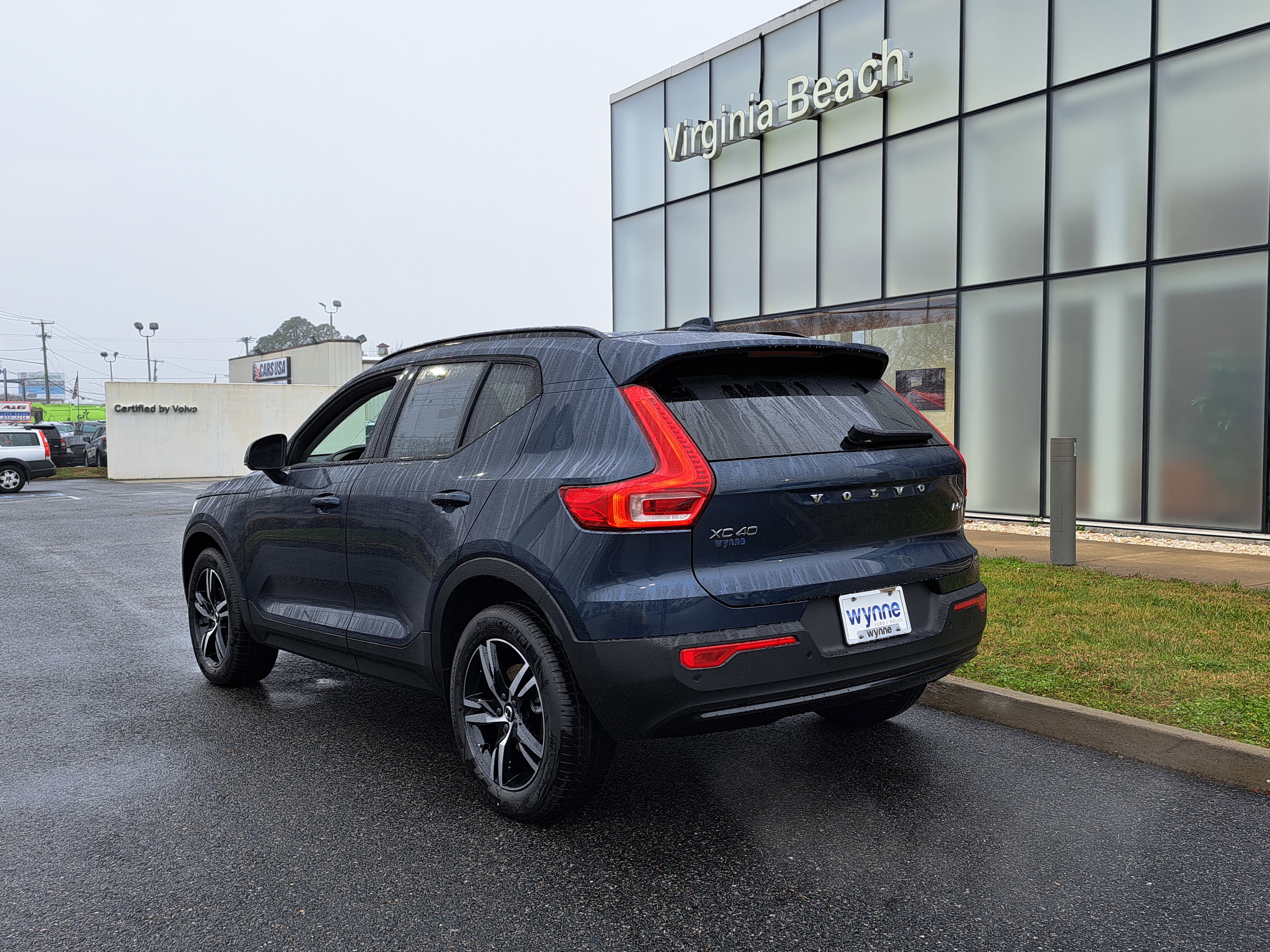 New 2026 Volvo XC40 B5 Core w/ Climate Package image 4