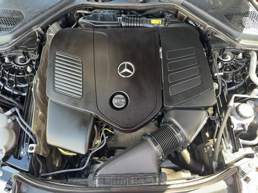 Used 2025 Mercedes-Benz E 350 4MATIC Sedan image 10