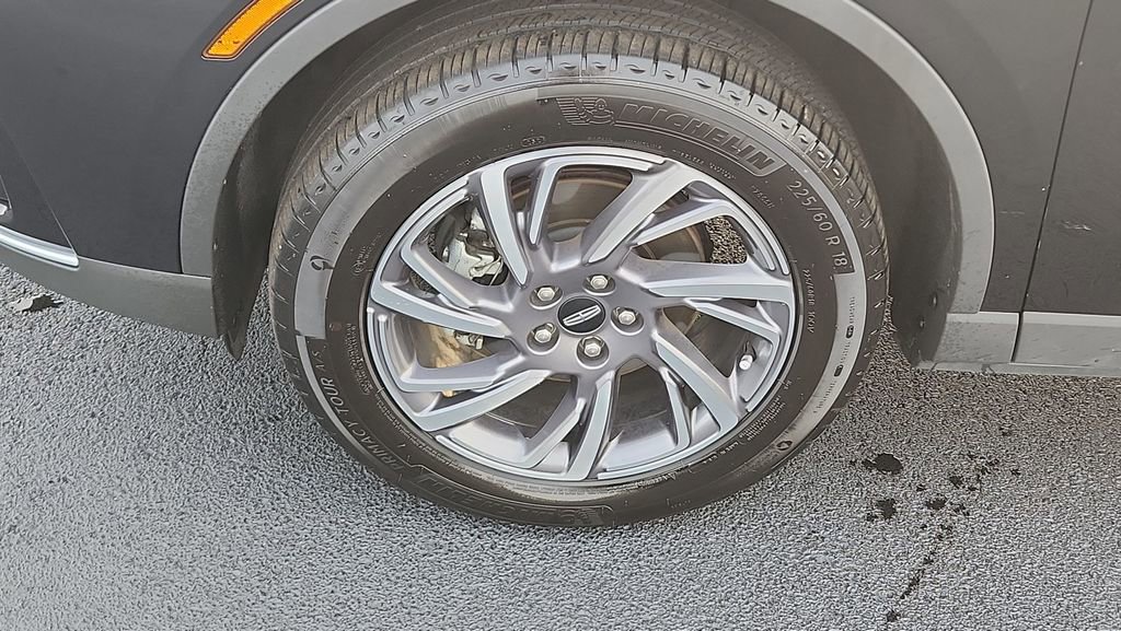 Used 2025 Lincoln Corsair FWD w/ Equipment Group 101A image 14