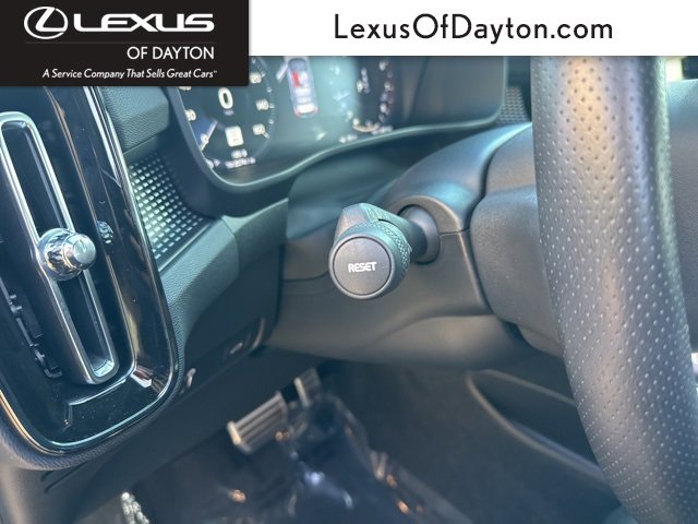 Used 2021 Volvo XC40 T5 R-Design w/ Climate Package image 14