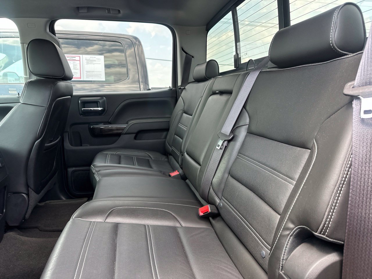Used 2015 GMC Sierra 2500 Denali w/ Duramax Plus Package AWD/4WD image 12