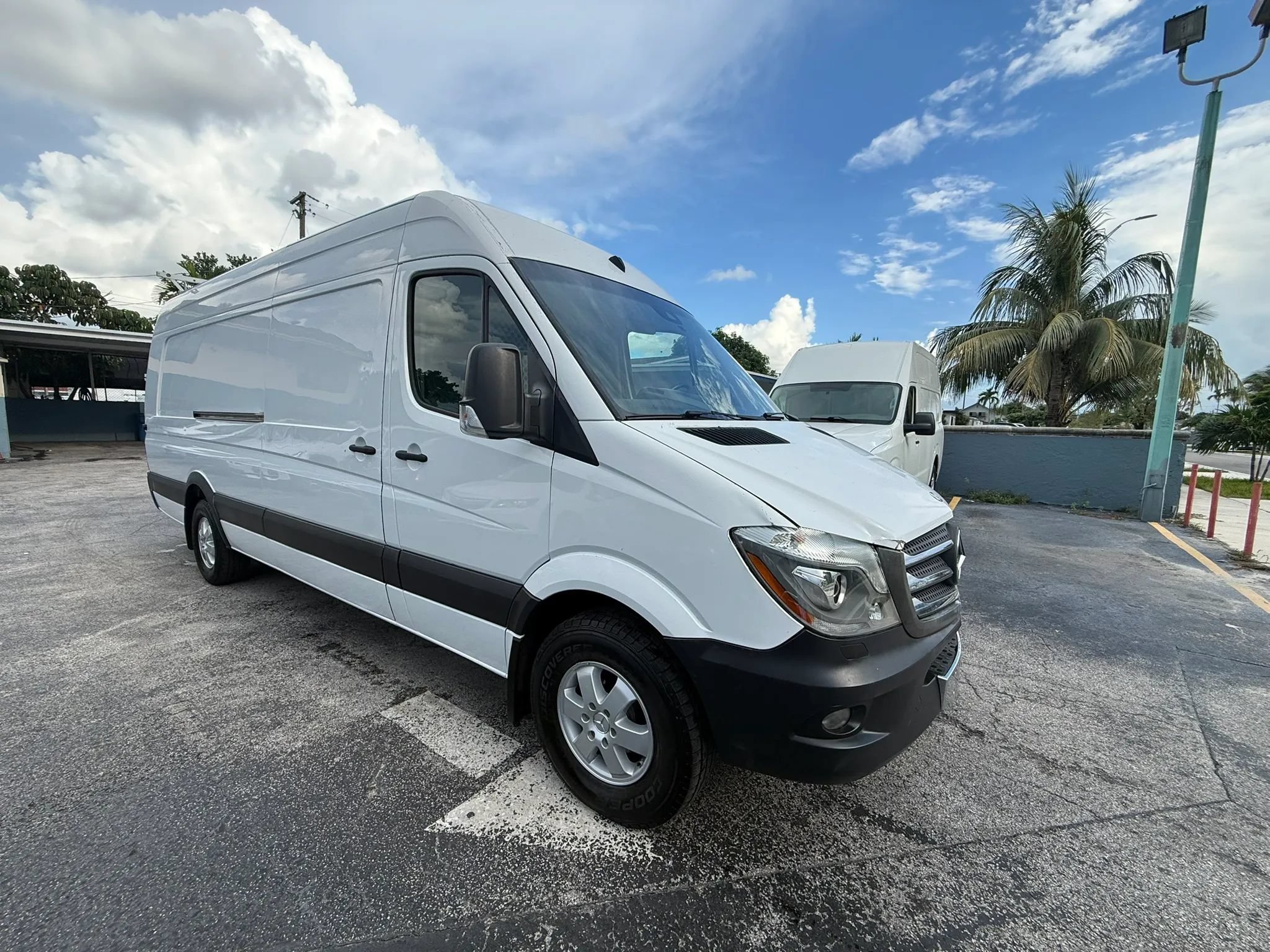 Used 2014 Mercedes-Benz Sprinter 2500 w/ Active Safety Plus Package image 7