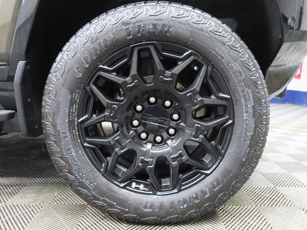 Used 2025 GMC Hummer EV 2X AWD/4WD image 8