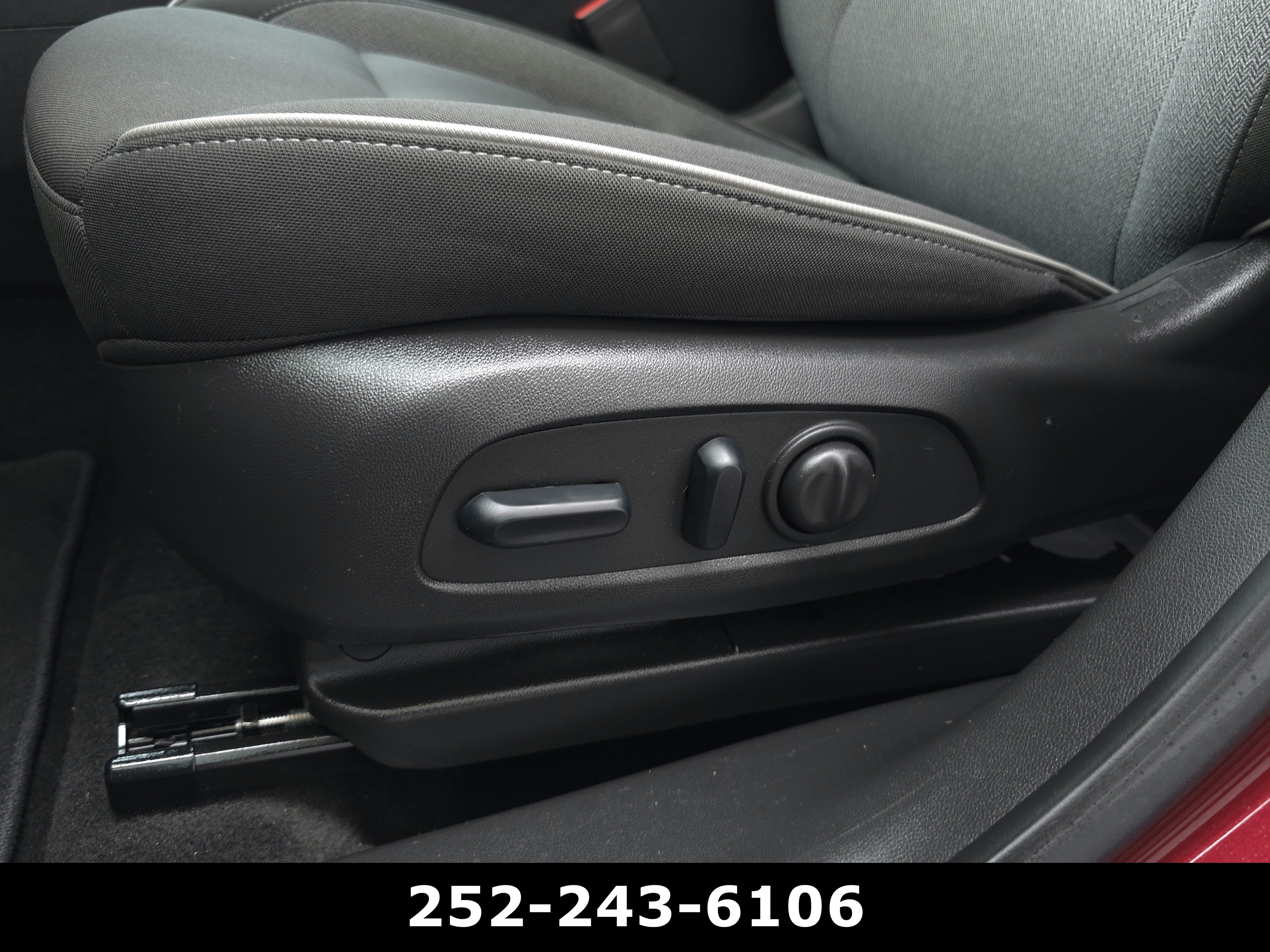 Used 2023 Chevrolet TrailBlazer LT FWD image 11