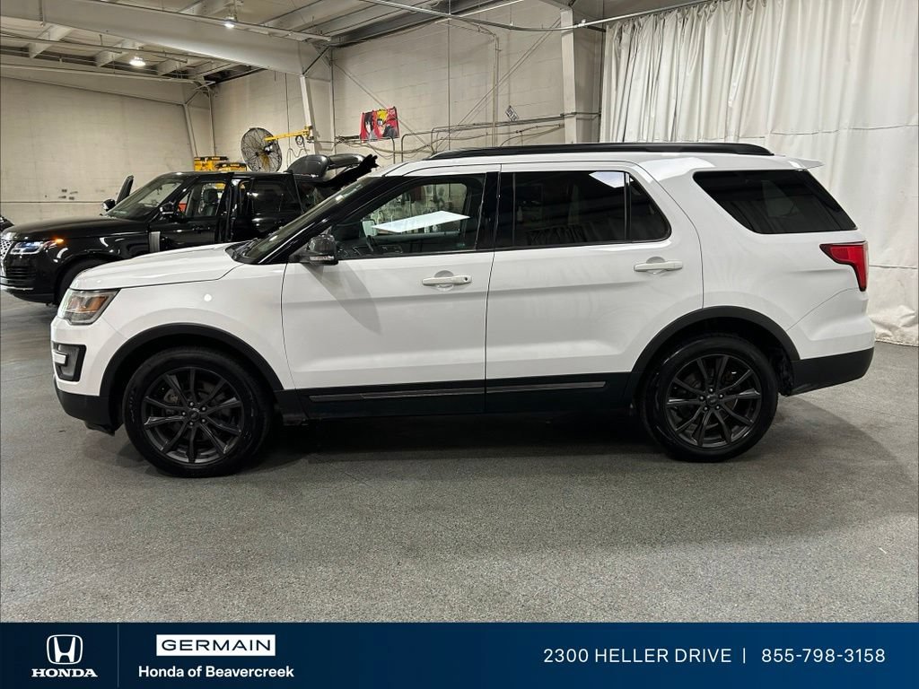 Used 2017 Ford Explorer XLT w/ Equipment Group 202A AWD/4WD image 5