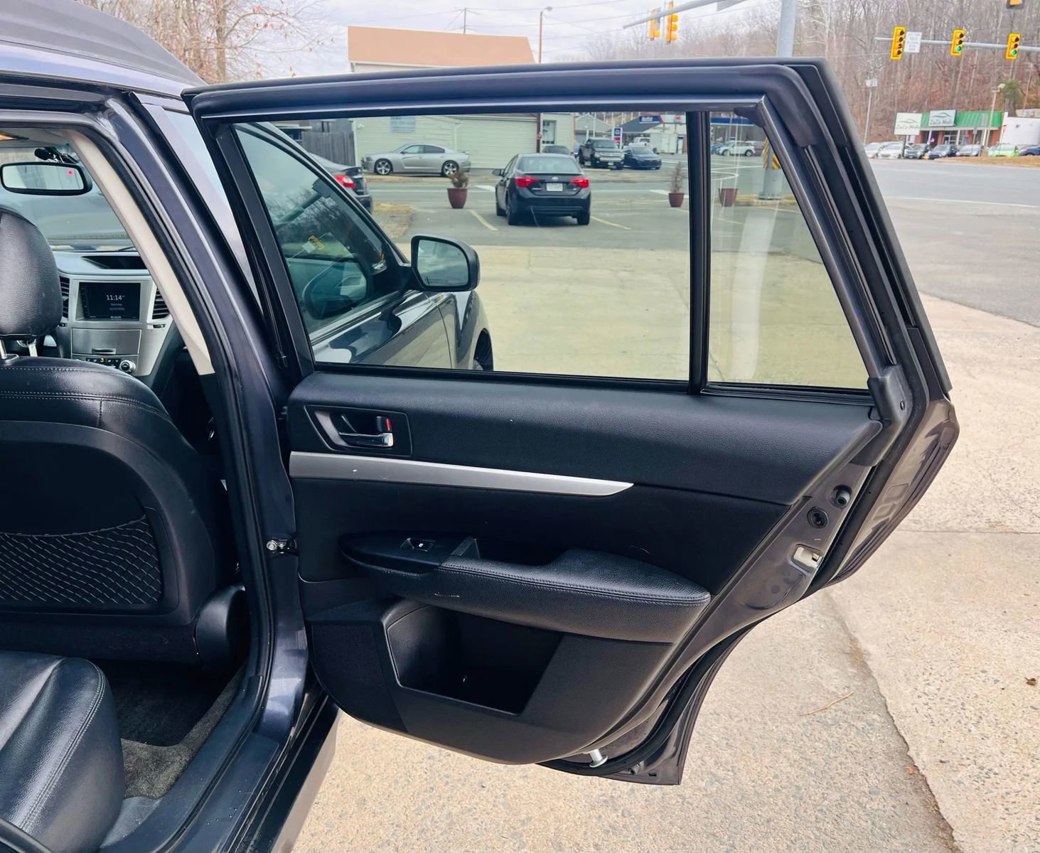 Used 2013 Subaru Outback 2.5i Premium w/ All-Weather Pkg image 23