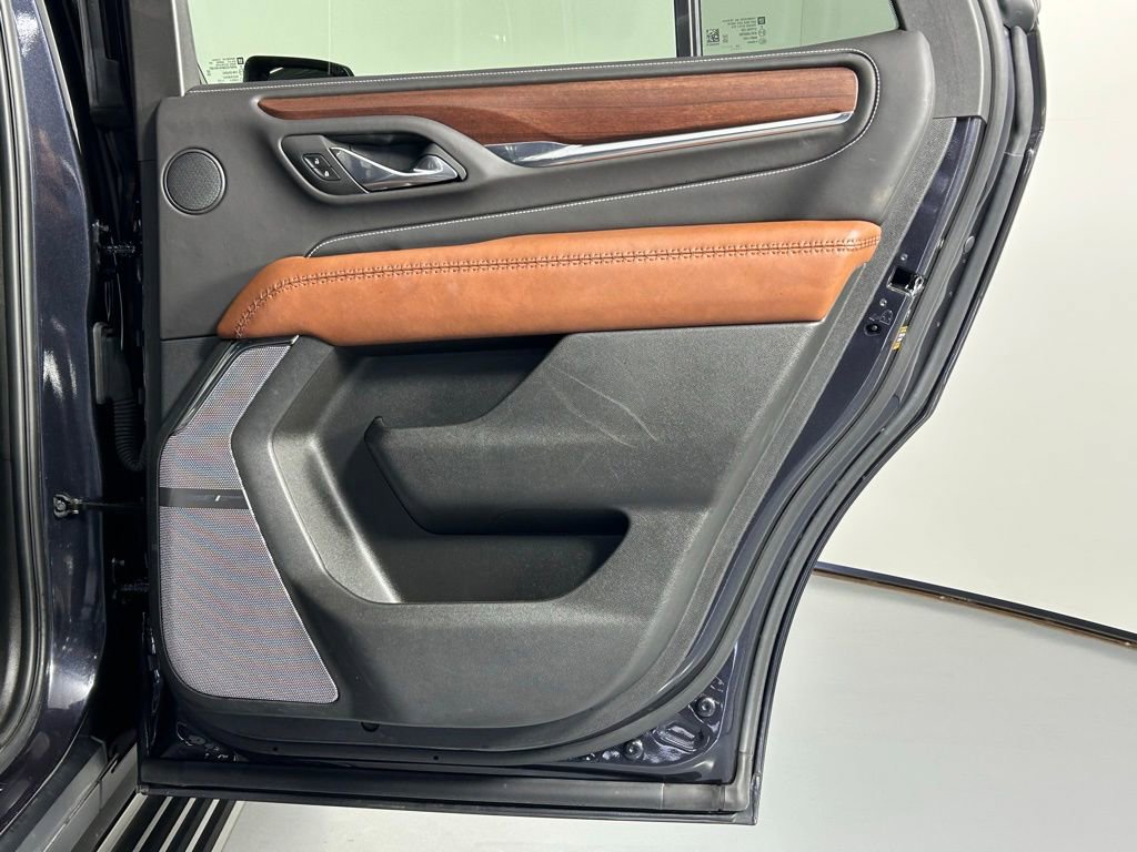 Used 2023 GMC Yukon Denali Ultimate w/ LPO, Floor Liner Package AWD/4WD image 12