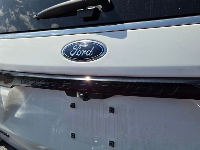 Used 2020 Ford Expedition Max Limited w/ Equipment Group 303A image 10