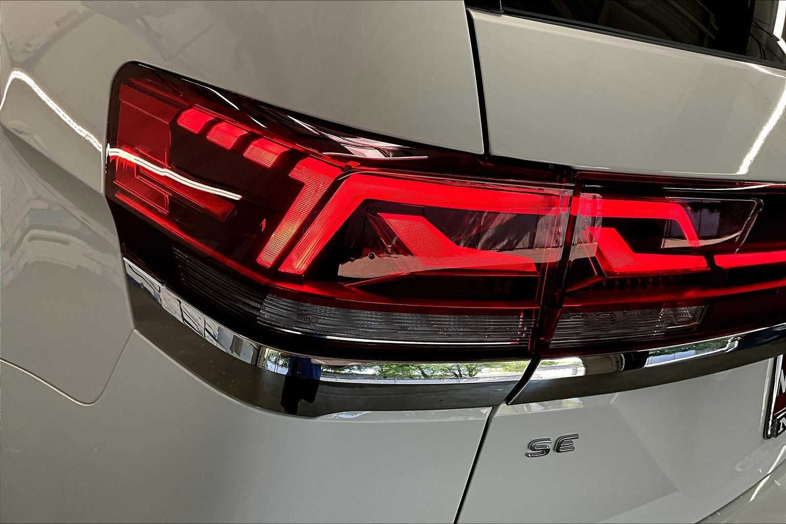 New 2025 Volkswagen Atlas SE image 24