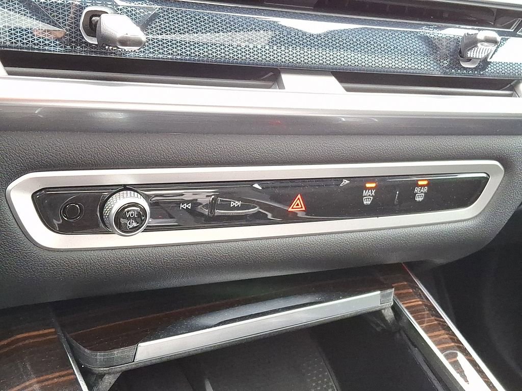 Used 2026 BMW X5 xDrive50e w/ Climate Comfort Package image 13