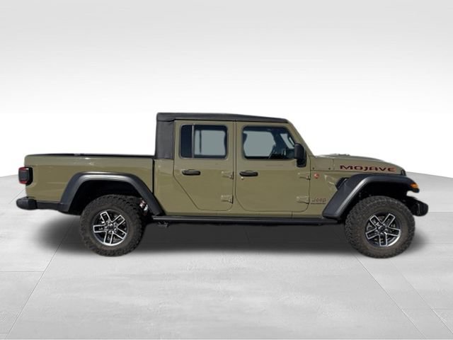 Used 2025 Jeep Gladiator Mojave w/ Convenience Group AWD/4WD image 20