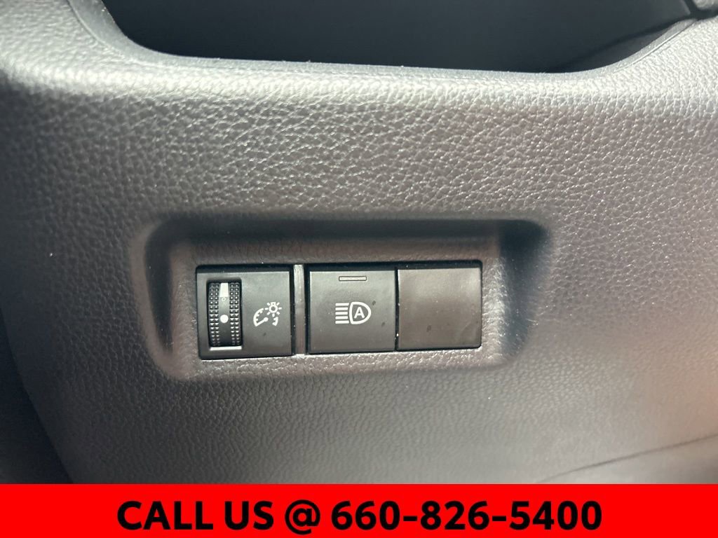Used 2025 Toyota RAV4 LE AWD/4WD image 21