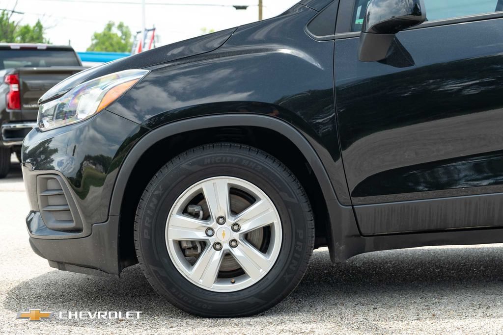 Used 2021 Chevrolet Trax LS w/ Tint and Cruise Package FWD image 11