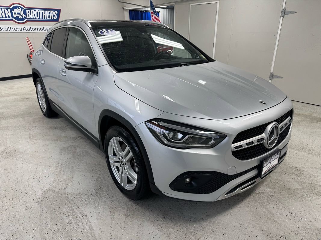 Used 2021 Mercedes-Benz GLA 250 4MATIC w/ Premium Package image 11