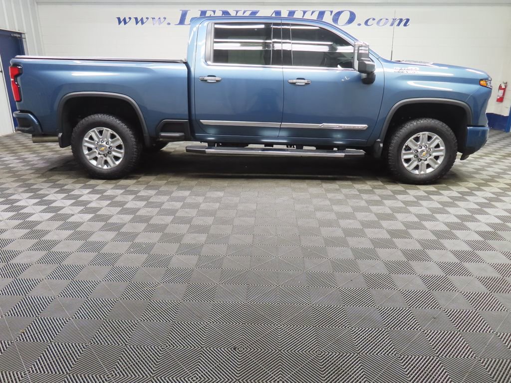 Used 2025 Chevrolet Silverado 3500 High Country w/ High Country Premium Package AWD/4WD video 2