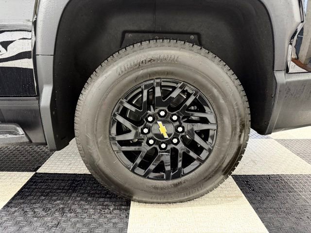 Used 2025 Chevrolet Silverado EV LT image 13