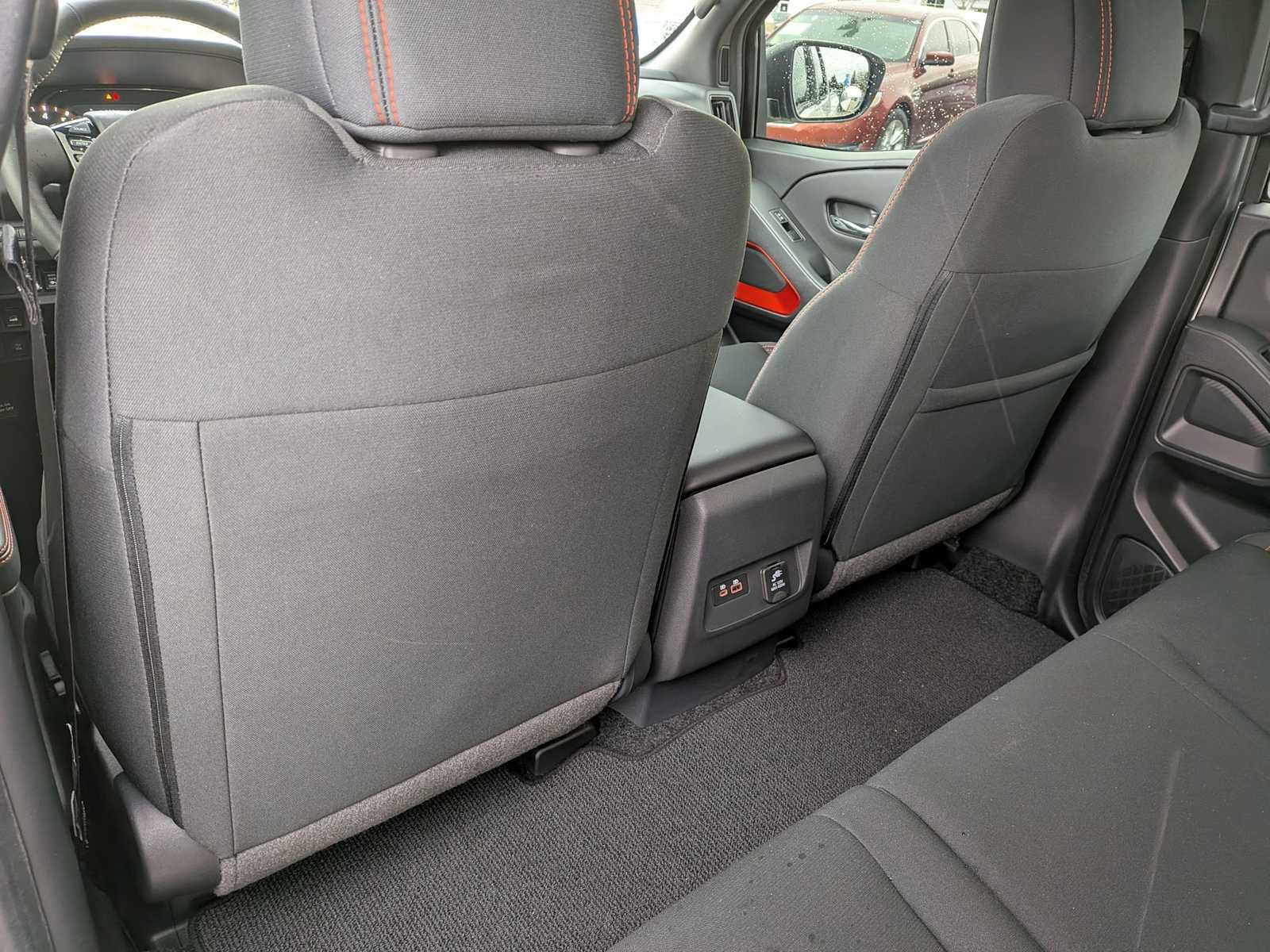 Used 2025 Nissan Frontier PRO-4X w/ Pro Convenience Package image 15