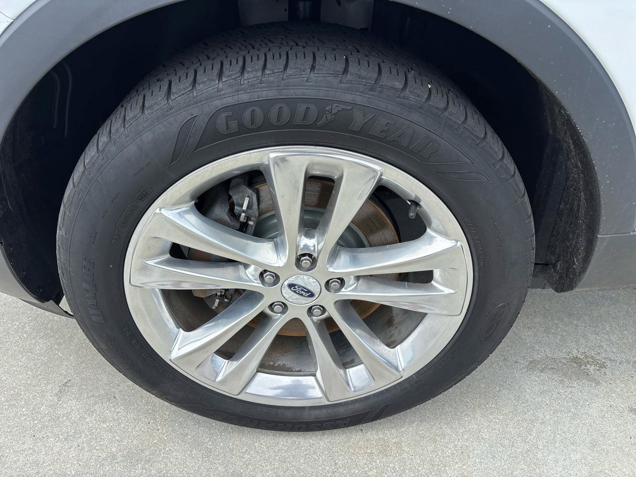 Used 2019 Ford Explorer XLT w/ Equipment Group 202A AWD/4WD image 11