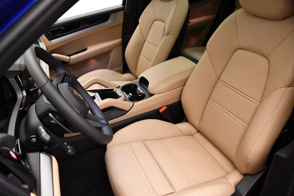 Used 2025 Porsche Cayenne S image 5