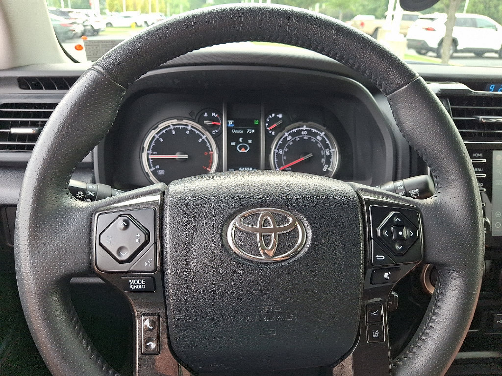Used 2022 Toyota 4Runner TRD Off-Road Premium AWD/4WD image 22