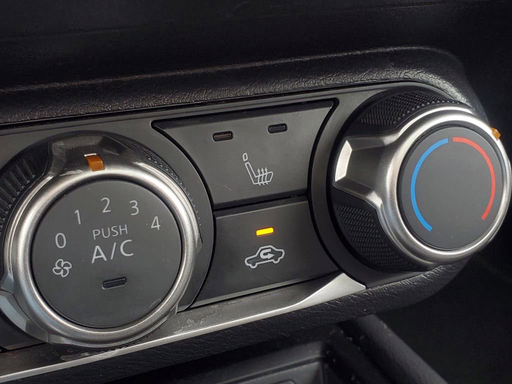 Used 2025 Nissan Kicks SV w/ SV Premium Package AWD/4WD image 21