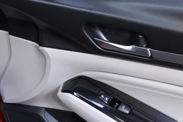 Used 2020 Nissan Altima 2.5 Platinum image 9