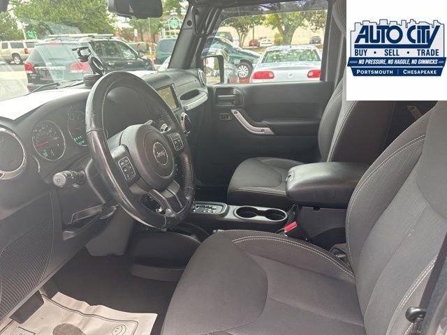 Used 2016 Jeep Wrangler Unlimited Sahara w/ Dual Top Group AWD/4WD image 12