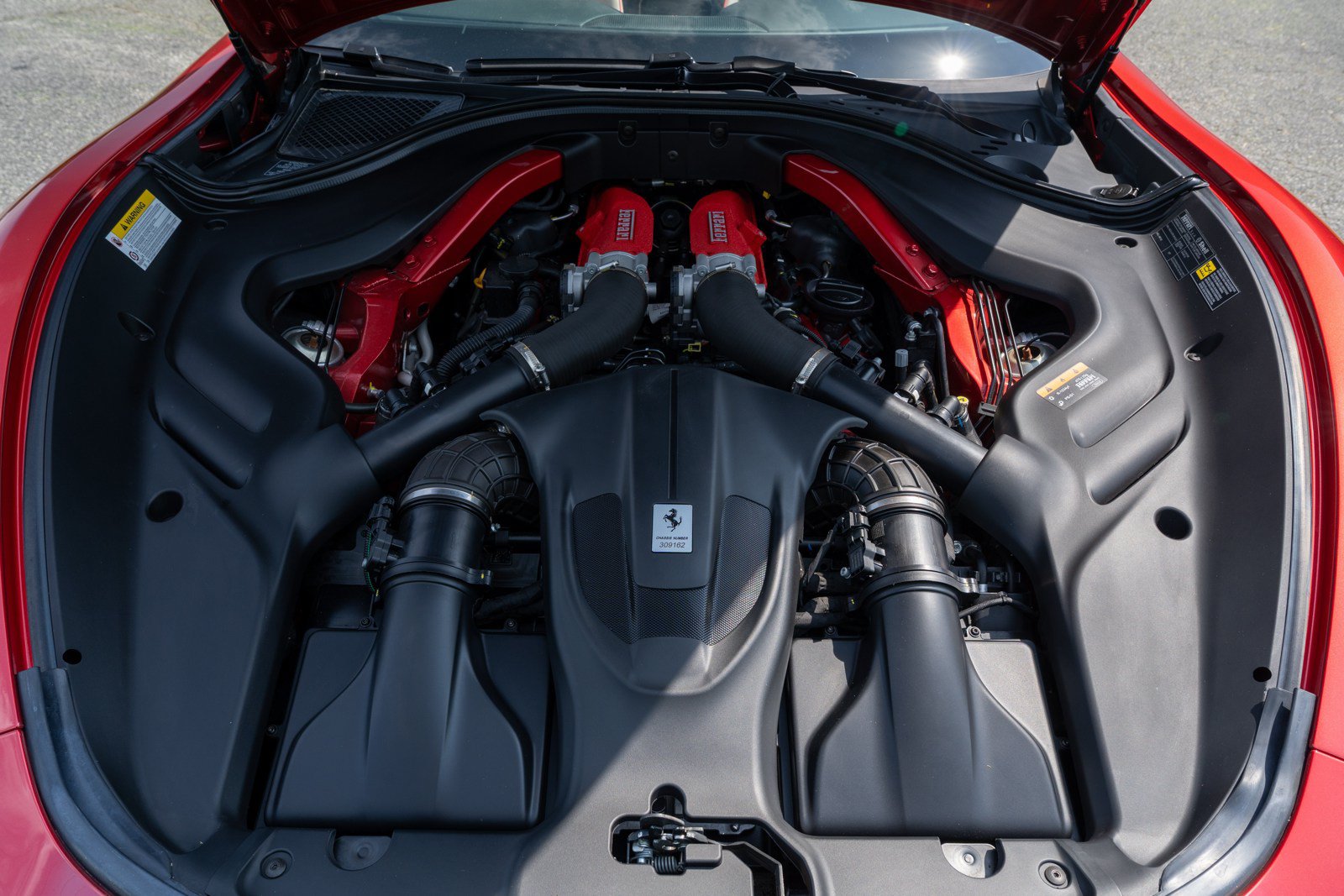Used 2024 Ferrari Roma Spider RWD image 22