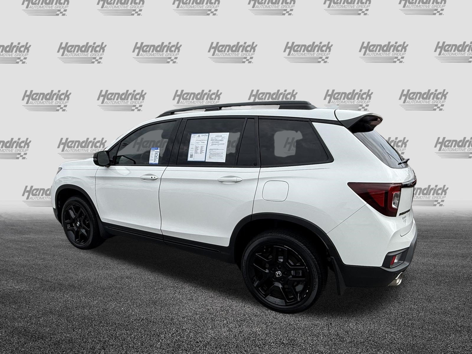 Certified 2024 Honda Passport Black Edition image 8
