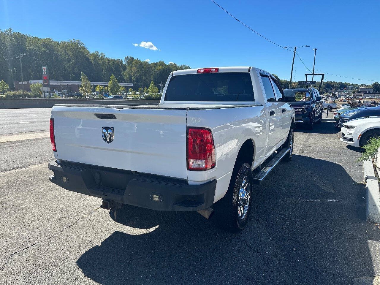 Used 2017 RAM 2500 Tradesman w/ Chrome Appearance Group AWD/4WD image 5