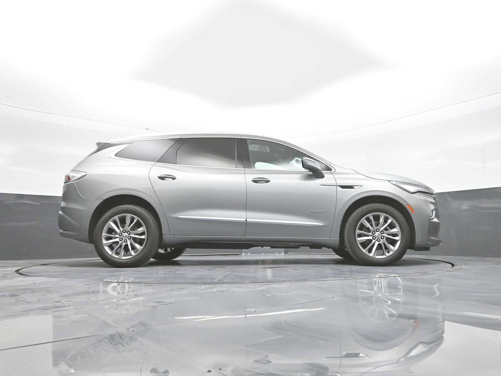 Used 2024 Buick Enclave Avenir AWD/4WD image 49