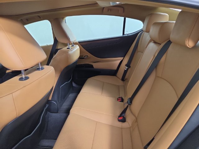 Used 2025 Lexus ES 350 w/ Accessory Package (Z1) FWD image 18