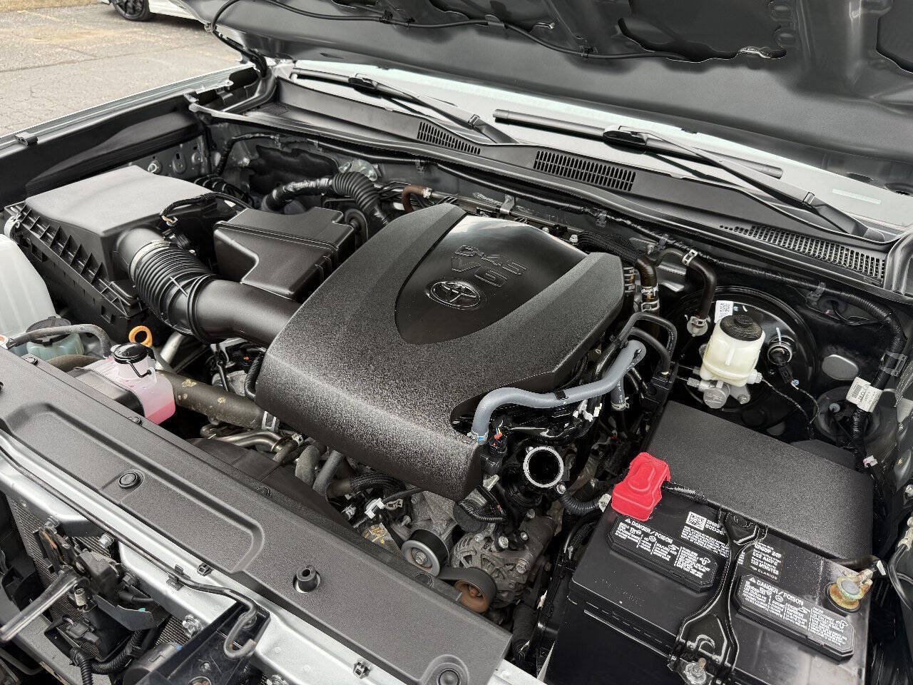Used 2023 Toyota Tacoma SR AWD/4WD image 12