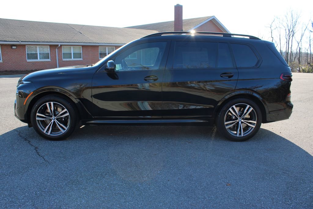 New 2026 BMW X7 M60i image 5