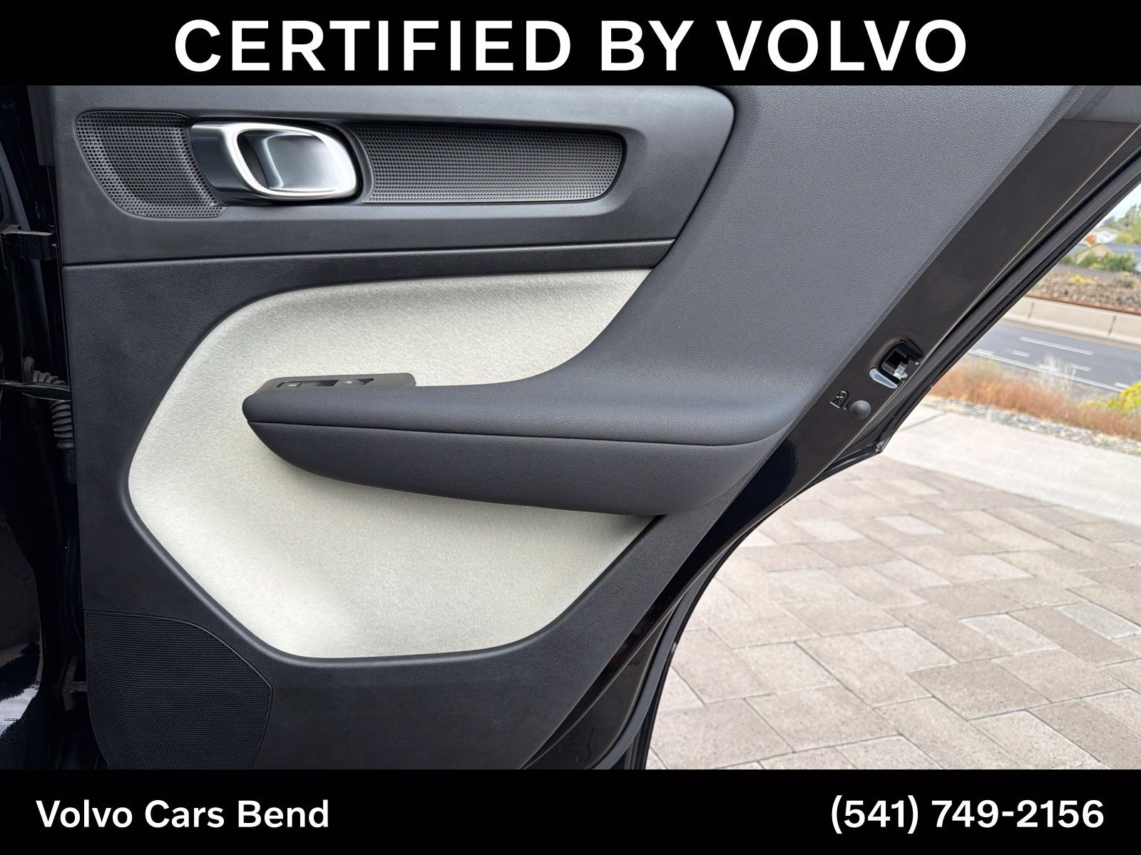 Used 2025 Volvo XC40 B5 Ultra AWD/4WD image 23