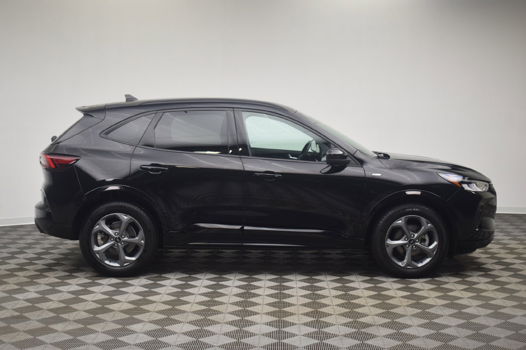 Used 2023 Ford Escape ST-Line Select w/ Tech Pack #1 AWD/4WD image 9
