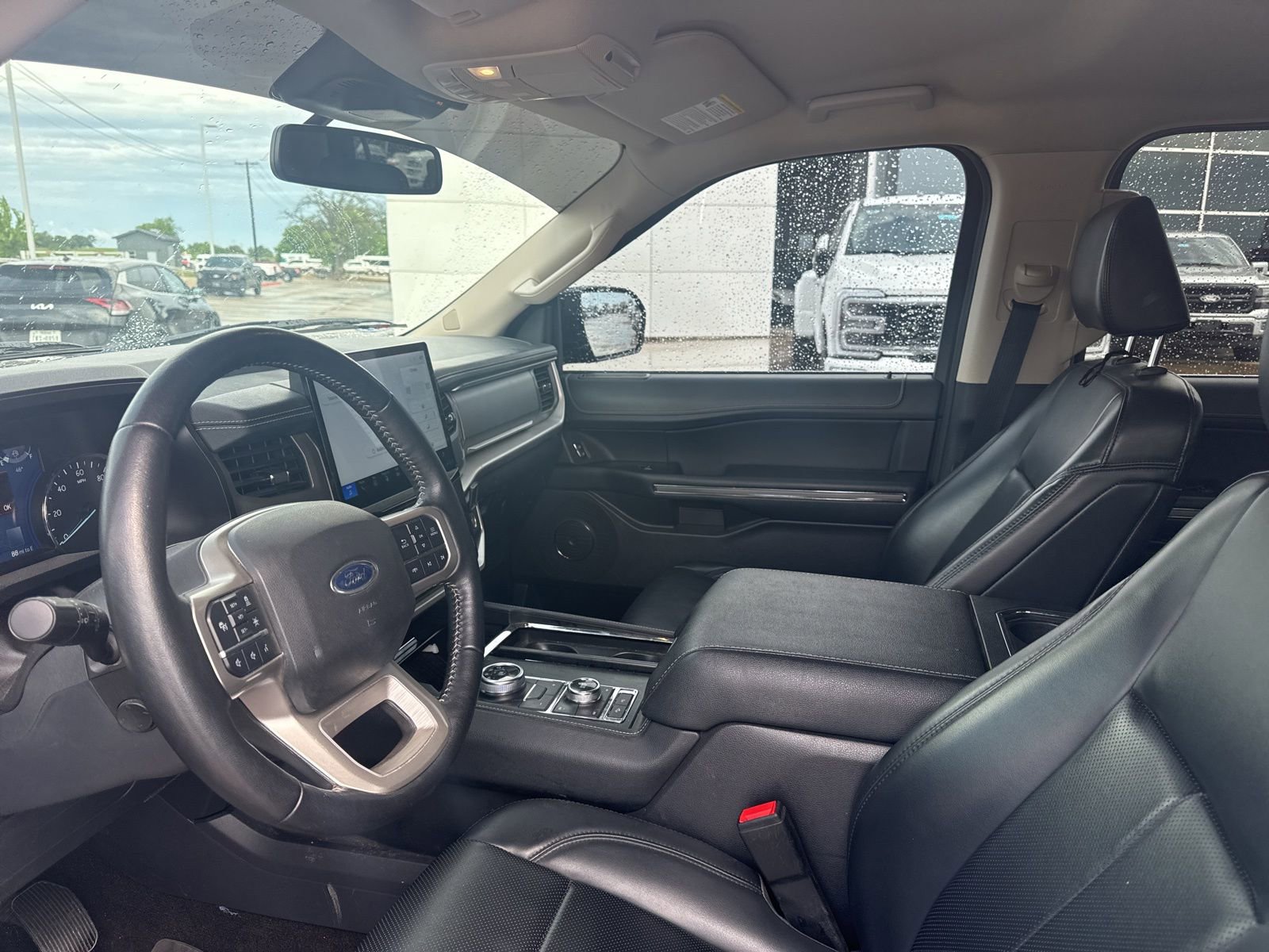 Used 2022 Ford Expedition Max XLT image 9