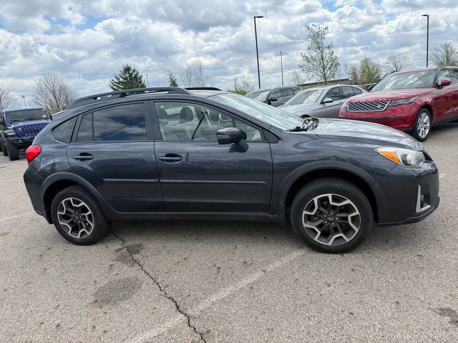 Used 2017 Subaru Crosstrek 2.0i Limited image 4