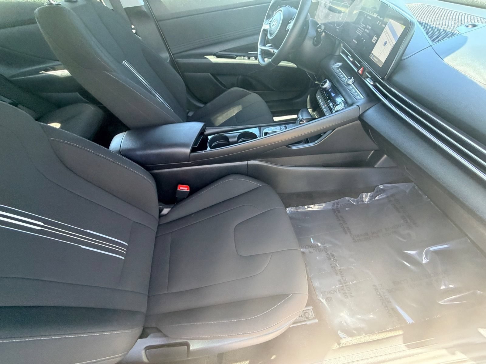 Used 2025 Hyundai Elantra SEL FWD image 13