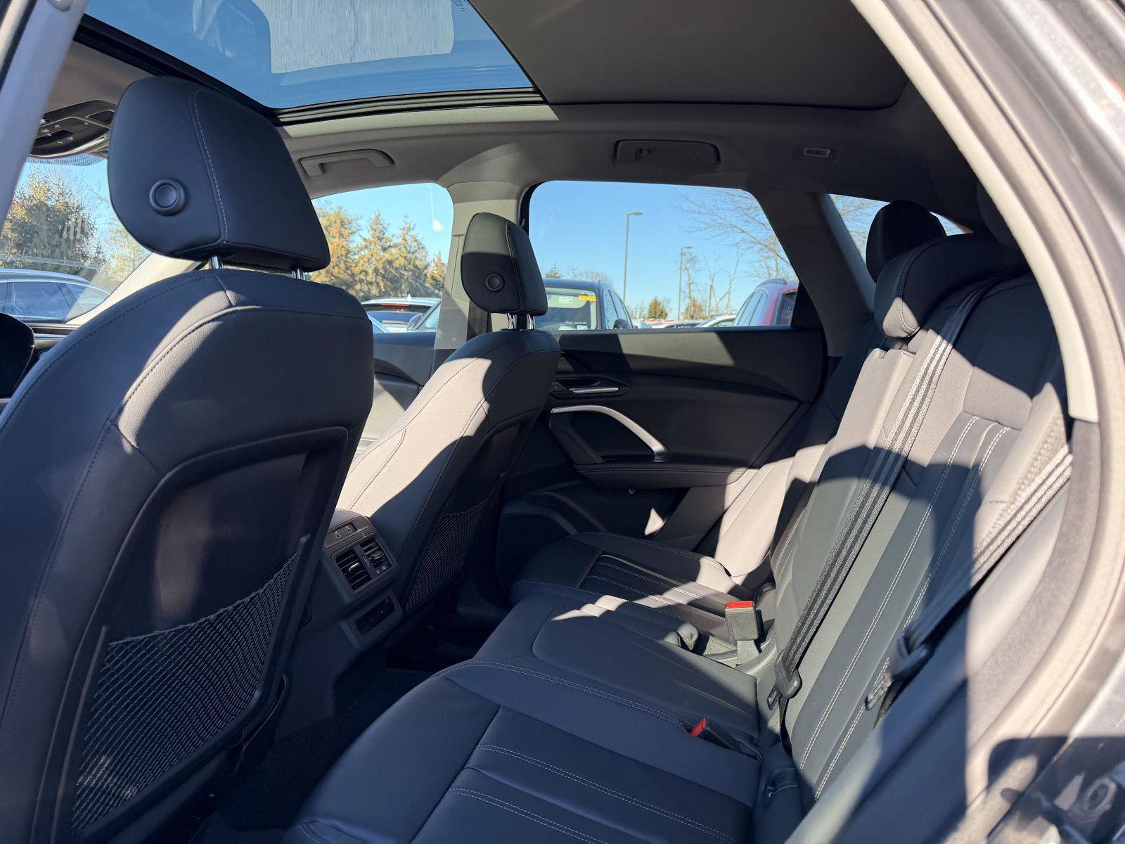 Used 2025 Audi Q5 Premium w/ Convenience Package image 23