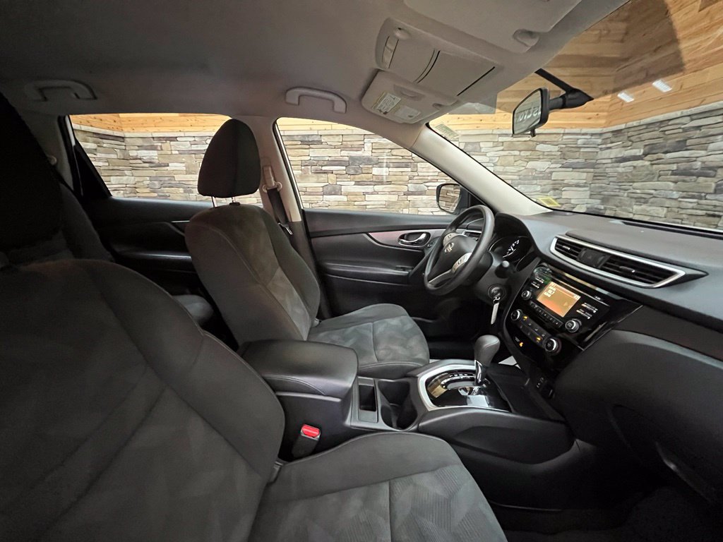 Used 2016 Nissan Rogue S AWD/4WD image 42